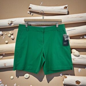 Crown & Ivy Emerald Green Women's Bermudas